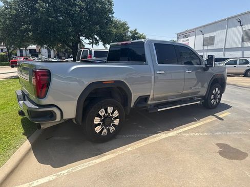 Used 2025 GMC Sierra 2500 Denali w/ Denali Reserve Package AWD/4WD image 8