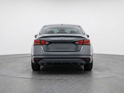 Used 2025 Nissan Altima 2.5 SV FWD image 7