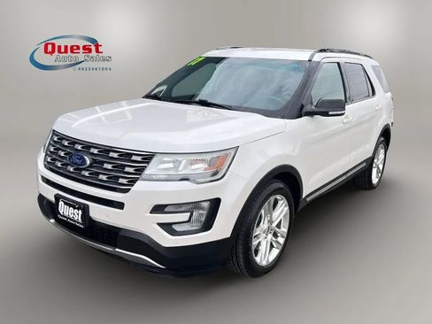 Used 2017 Ford Explorer XLT w/ Equipment Group 202A AWD/4WD image 40