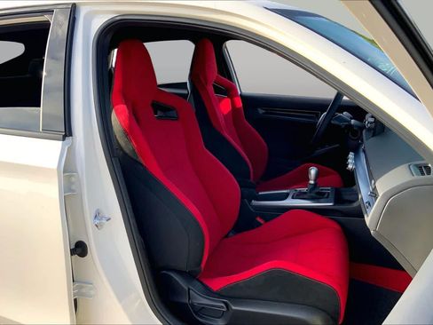 Used 2025 Honda Civic Type R image 9
