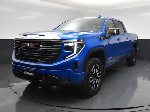 Used 2022 GMC Sierra 1500 AT4 w/ AT4 Premium Package AWD/4WD image 2