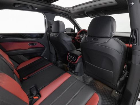 Used 2022 Bentley Bentayga AWD/4WD image 65