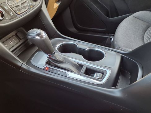Used 2020 Chevrolet Equinox LT FWD image 8
