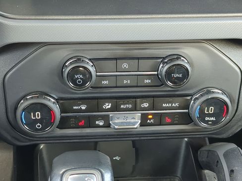 Used 2024 Ford Bronco Big Bend image 25