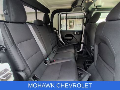 Used 2022 Jeep Gladiator Sport image 26