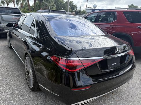 Used 2024 Mercedes-Benz S 580 4MATIC Sedan image 3
