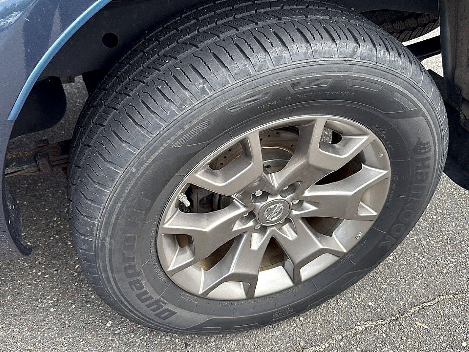 Used 2015 Nissan Frontier SL w/ Moonroof Package AWD/4WD image 11