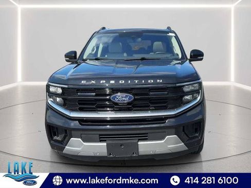 Certified 2025 Ford Expedition Max Platinum w/ Driver's Package AWD/4WD image 2