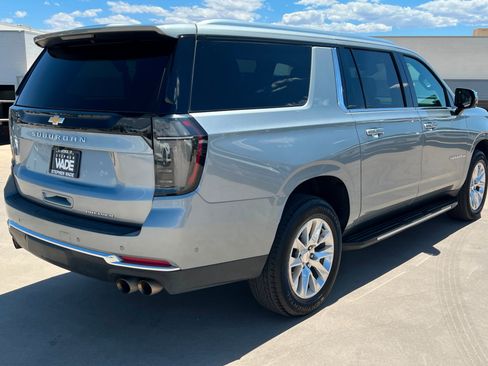 Used 2025 Chevrolet Suburban Premier AWD/4WD image 6