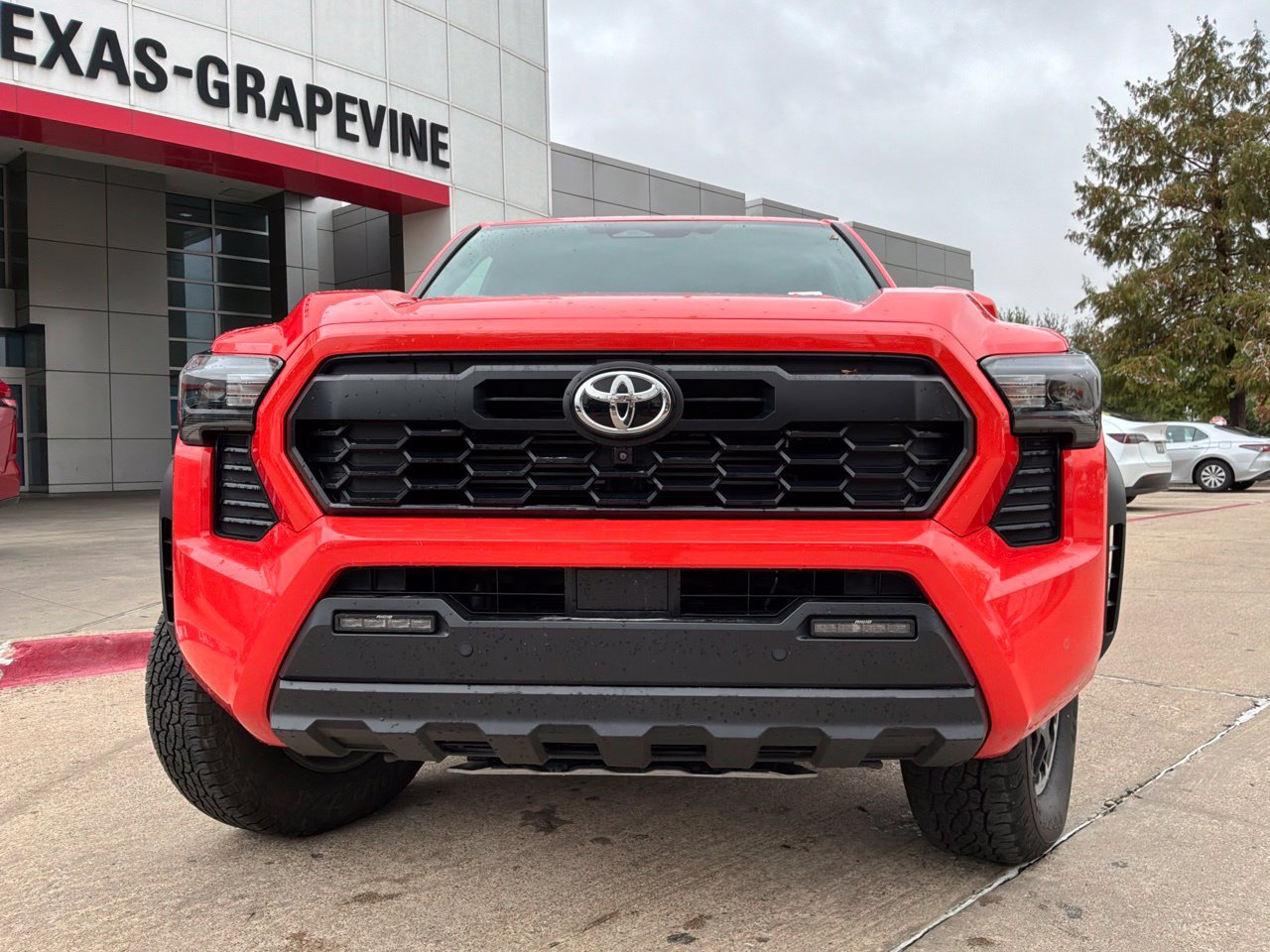 Used 2024 Toyota Tacoma TRD Off-Road w/ TRD Off Road Premium Package AWD/4WD image 3