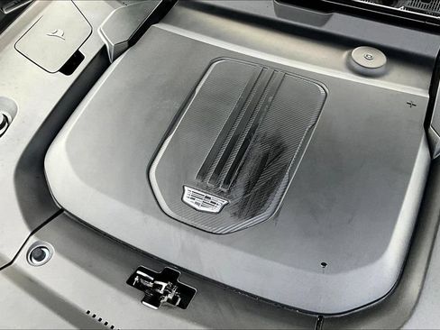 Certified 2024 Cadillac Lyriq Tech AWD/4WD image 31