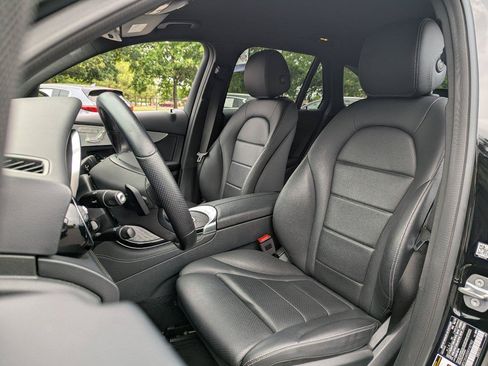 Used 2019 Mercedes-Benz GLC 300 4MATIC image 24