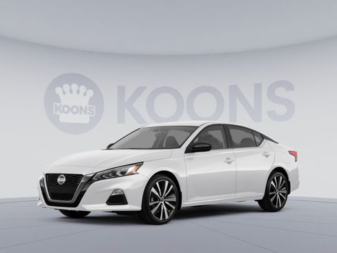 Used 2024 Nissan Altima 2.5 SR FWD image 1