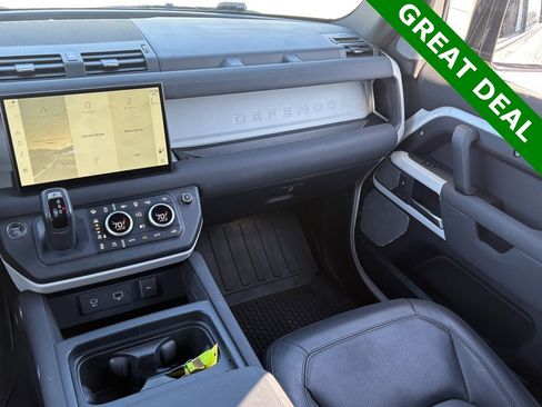 Used 2023 Land Rover Defender 130 SE image 15