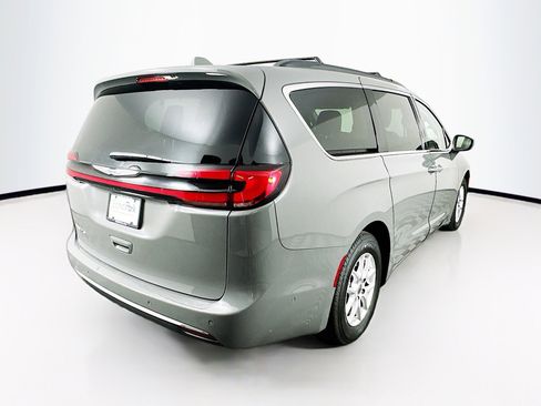 Used 2022 Chrysler Pacifica Touring-L w/ Uconnect Theater Family Group image 9