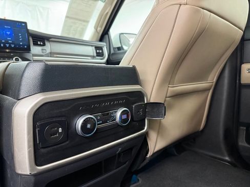 Used 2022 Ford Expedition XLT RWD image 17