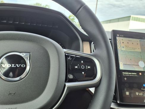 New 2026 Volvo XC90 B6 Plus w/ Protection Package Premier image 16