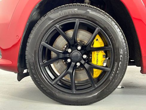 Used 2018 Jeep Grand Cherokee Trackhawk image 45