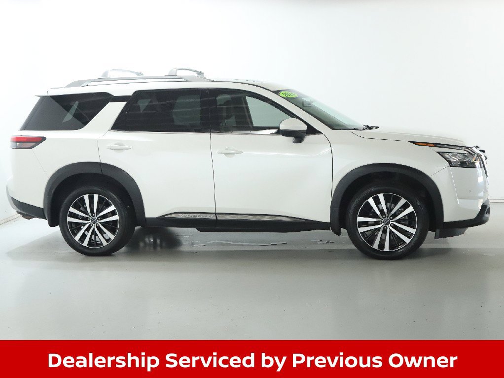 Certified 2024 Nissan Pathfinder Platinum w/ Cargo Package AWD/4WD image 13