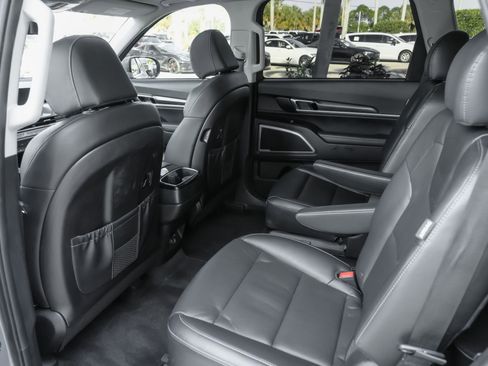 Used 2023 Kia Telluride S w/ S Sunroof Package FWD image 34