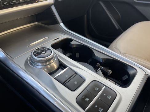 Used 2021 Ford Explorer XLT w/ Equipment Group 202A image 25