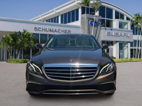 Used 2018 Mercedes-Benz E 300 4MATIC image 2
