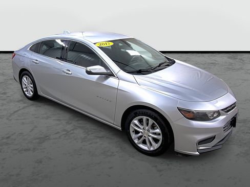 Used 2017 Chevrolet Malibu LT FWD image 5