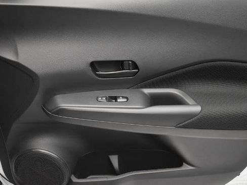 Certified 2025 Nissan Kicks Play S FWD image 21