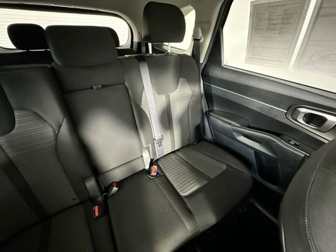 Used 2023 Kia Sorento LX FWD image 14