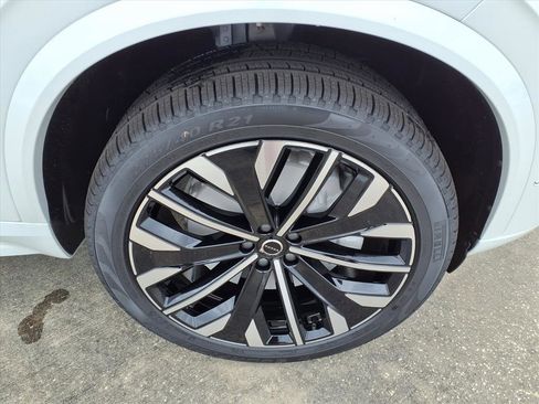 New 2026 Volvo XC90 B6 Ultra image 9
