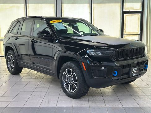 Used 2023 Jeep Grand Cherokee Trailhawk image 1