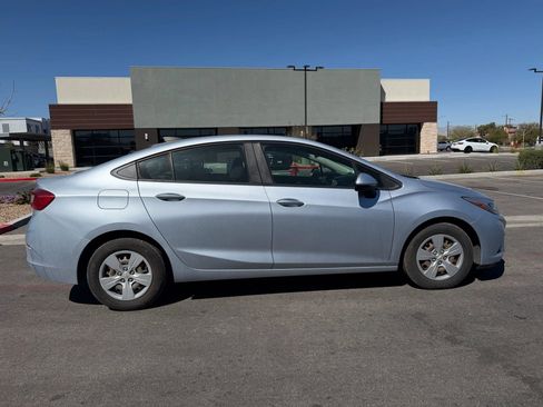 Used 2018 Chevrolet Cruze LS image 6