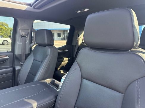 Used 2023 Chevrolet Silverado 1500 RST w/ Convenience Package II AWD/4WD image 3