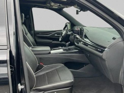 Used 2023 Cadillac Escalade Sport AWD/4WD image 19