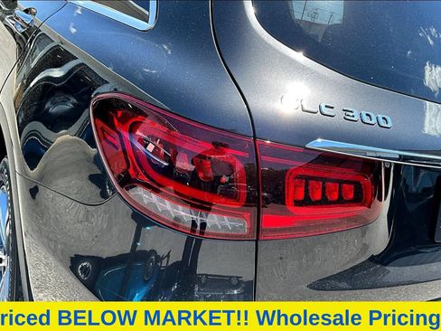 Used 2021 Mercedes-Benz GLC 300 w/ Premium Package image 26