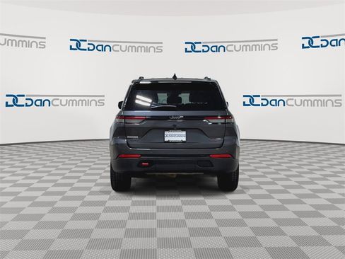 Used 2022 Jeep Grand Cherokee Trailhawk w/ Luxury Tech Group III image 7