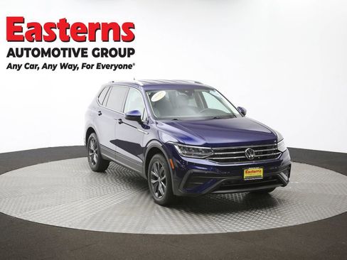 Used 2022 Volkswagen Tiguan SE image 48