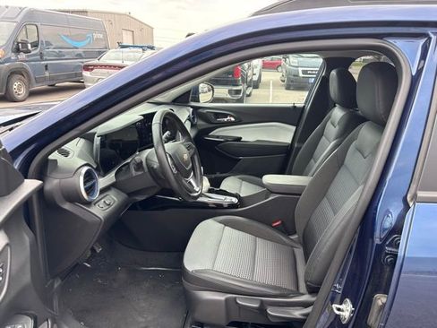 Used 2024 Chevrolet Trax LT w/ Driver Confidence Package image 14