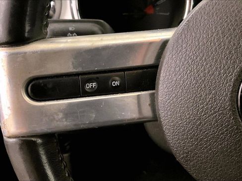 Used 2009 Ford Mustang Premium image 18