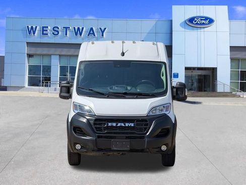Used 2024 RAM ProMaster 2500 w/ Convenience Group FWD image 8