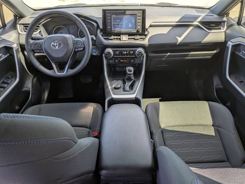 Used 2022 Toyota RAV4 SE AWD/4WD image 16