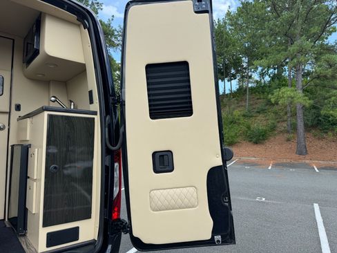 Used 2022 Mercedes-Benz Sprinter 3500 image 91