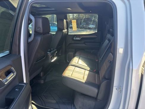 Used 2024 Chevrolet Silverado 1500 High Country image 19
