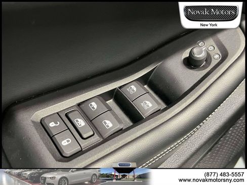 Used 2023 Jeep Grand Cherokee Altitude AWD/4WD image 19