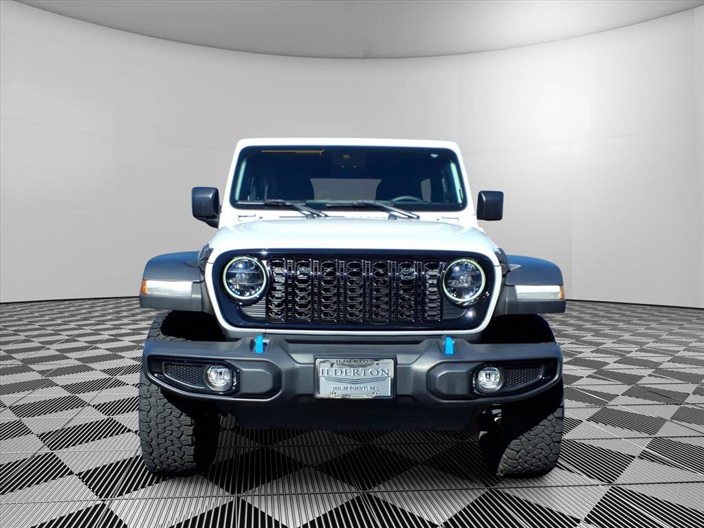 Used 2024 Jeep Wrangler Unlimited AWD/4WD image 2