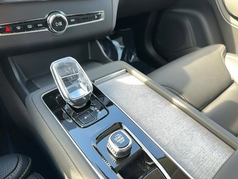 New 2026 Volvo XC90 T8 Ultra w/ Lounge Package image 24