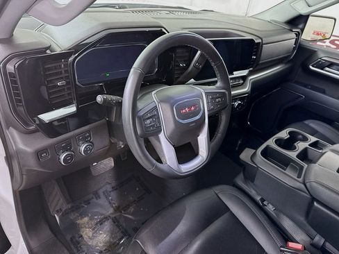Used 2025 GMC Sierra 1500 SLT AWD/4WD image 17
