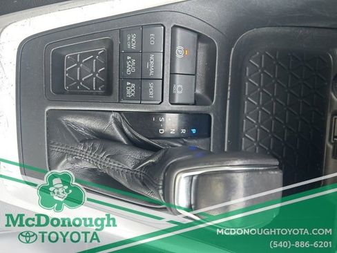 Used 2020 Toyota RAV4 XLE Premium image 14