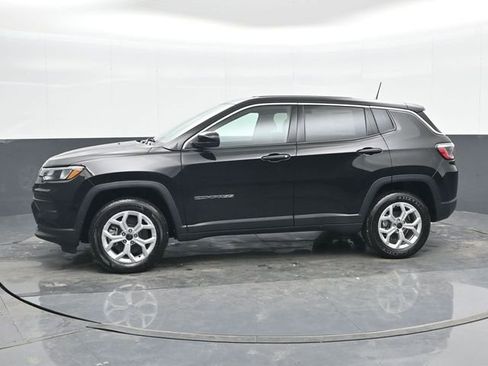 Used 2025 Jeep Compass Sport w/ Mopar Graphics Package AWD/4WD image 10