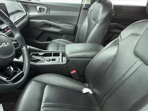 Used 2024 Kia Sorento S w/ Panoramic Sunroof Package FWD image 4